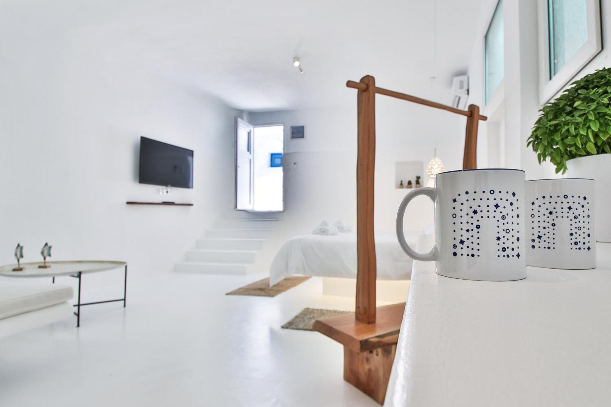 Arktos White Guest house